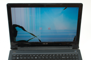 Laptop Cracked Screen Replacement