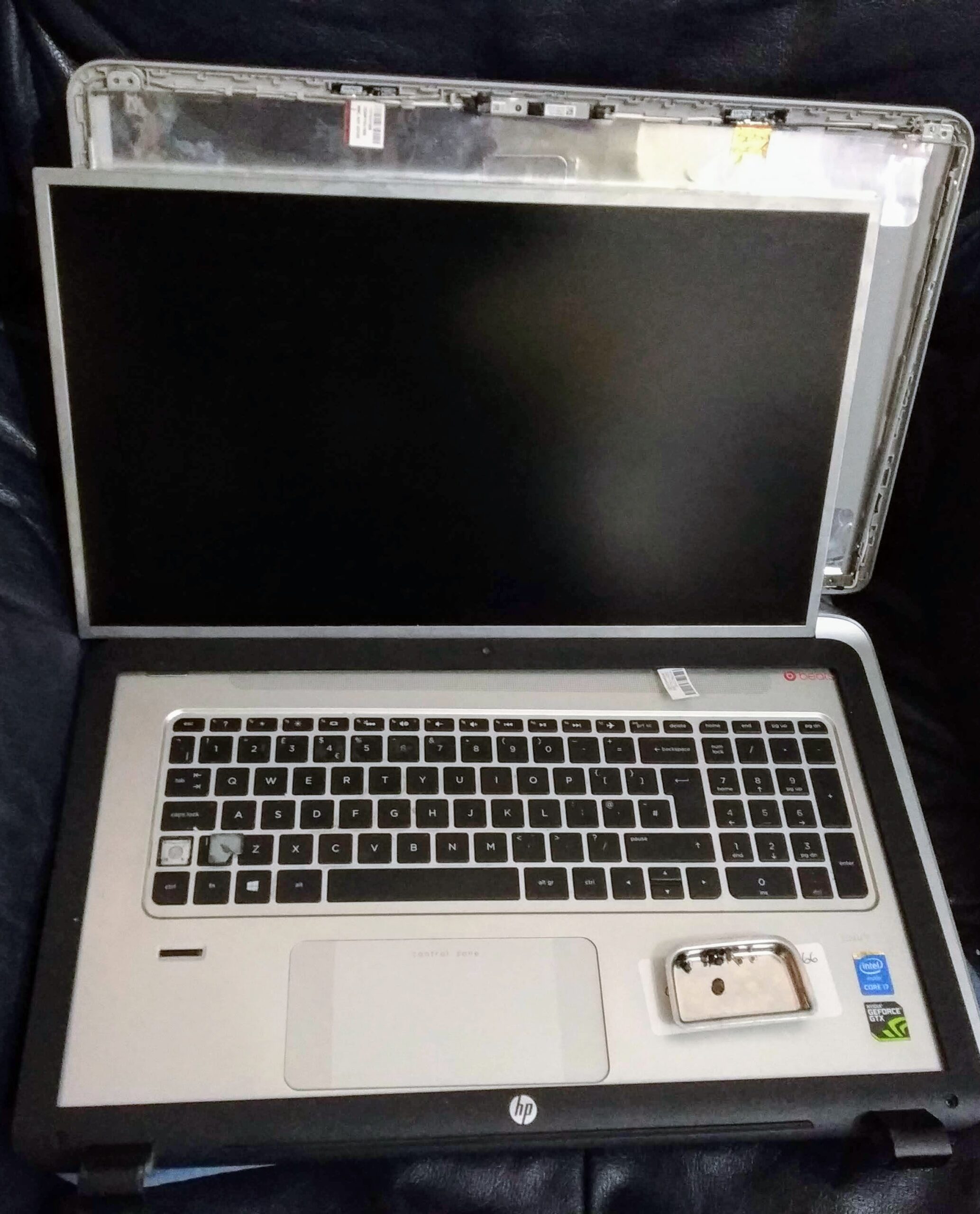 Laptop-Screen-Replacement-Dell